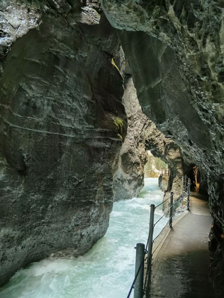 Natur Sehenswürdigkeiten Deutschland: Die Partnachklamm in Garmisch-Partenkirchen